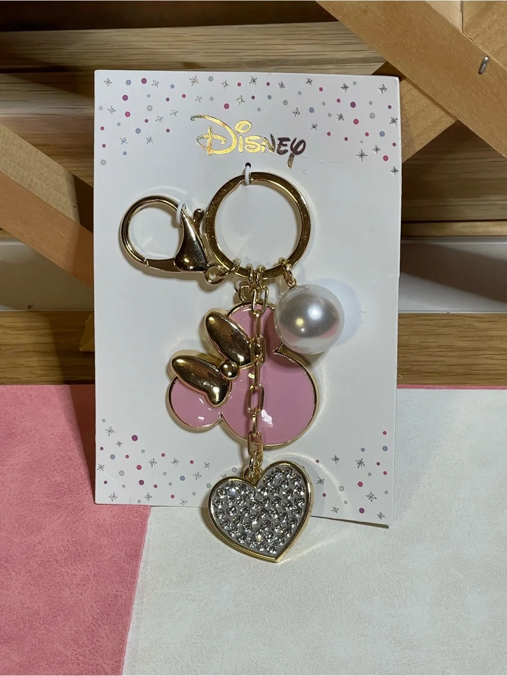 NWT Disney Gold-Tone Pink Minnie Mouse Key Chain / Crystal Heart/ Faux Pearl